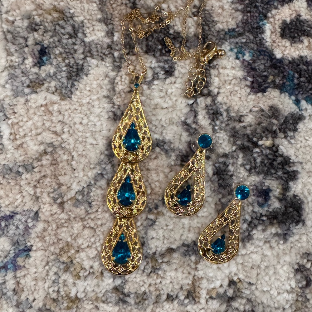 Gold-tone Teardrop Necklace and Earring Set with Blue Stones
